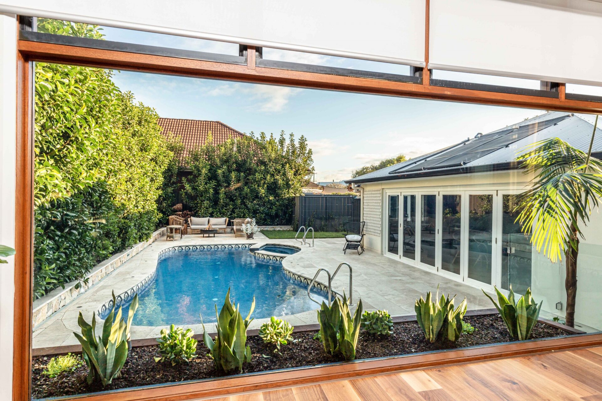 Bar Beach - Urban Oasis - Tiled Backyard Pool With Hot Tub